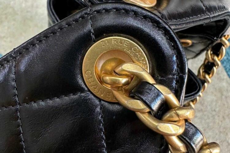Túi CN 25 Small Handbag Black Calfskin Size 30 Màu đen