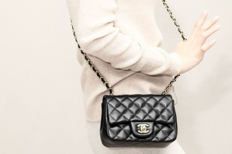 Tui CN Classic Mini Square Black Caviar GHW 16.5CM đen siêu cấp