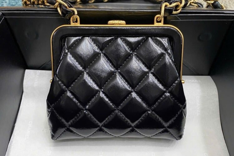 Túi CN Mini Clutch With Bow Crossbody Black Shiny Black Patent Crumpled