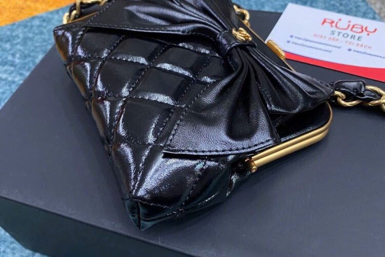 Túi CN Mini Clutch With Bow Crossbody Black Shiny Black Patent Crumpled