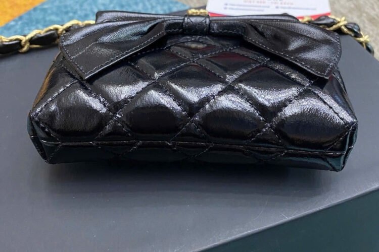 Túi CN Mini Clutch With Bow Crossbody Black Shiny Black Patent Crumpled