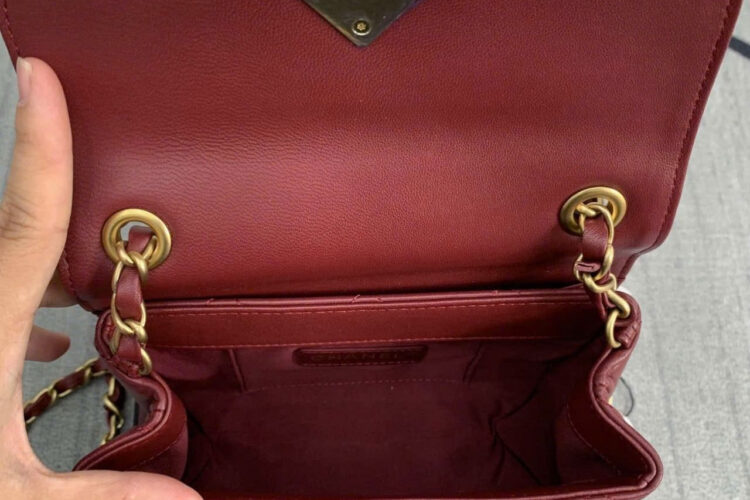 Túi CN Mini Flap Bag Diamond Lock Bordeaux Màu đỏ 19CM