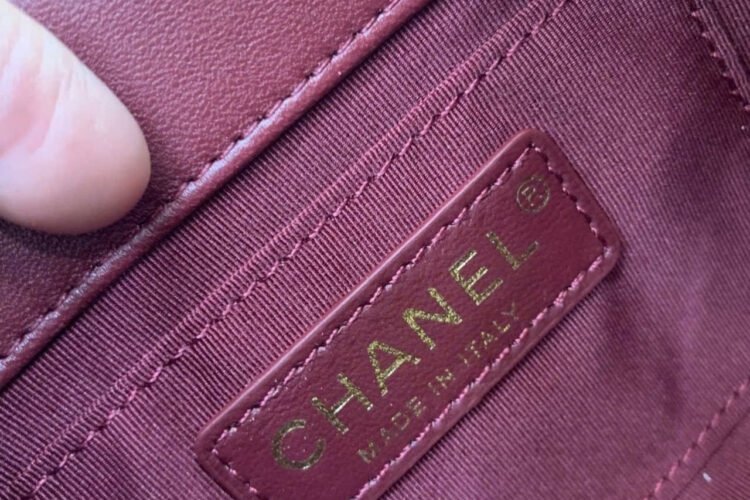 Túi CN Mini Flap Bag Diamond Lock Bordeaux Màu đỏ 19CM