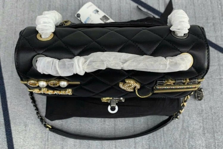 Túi CN Pearls Charms Small Flap Bag Black Lambskin Màu đen 22CM