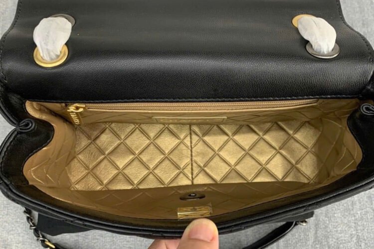 Túi CN Pearls Charms Small Flap Bag Black Lambskin Màu đen 22CM