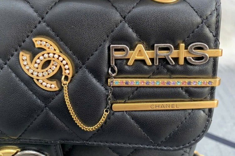 Túi CN Pearls Charms Small Flap Bag Black Lambskin Màu đen 22CM