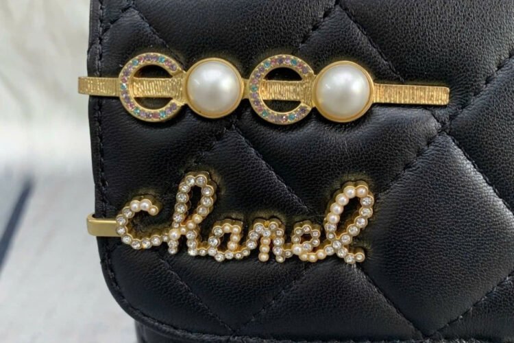 Túi CN Pearls Charms Small Flap Bag Black Lambskin Màu đen 22CM