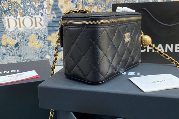 Túi CN Vanity Pearl Crush Black Lambskin 17CM Màu đen