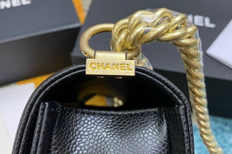 Túi CN Le Boy Medium Black Caviar GHW 25CM Màu Đen Siêu Cấp Sale