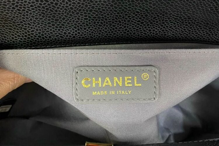 Túi CN Le Boy Medium Black Caviar GHW 25CM Màu Đen Siêu Cấp Sale