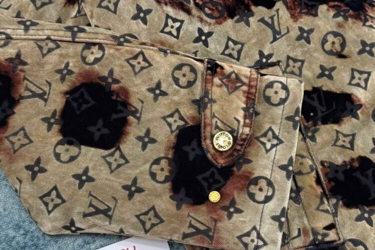 Áo LV Monogram Bleached Denim Jacket Xanh Dương