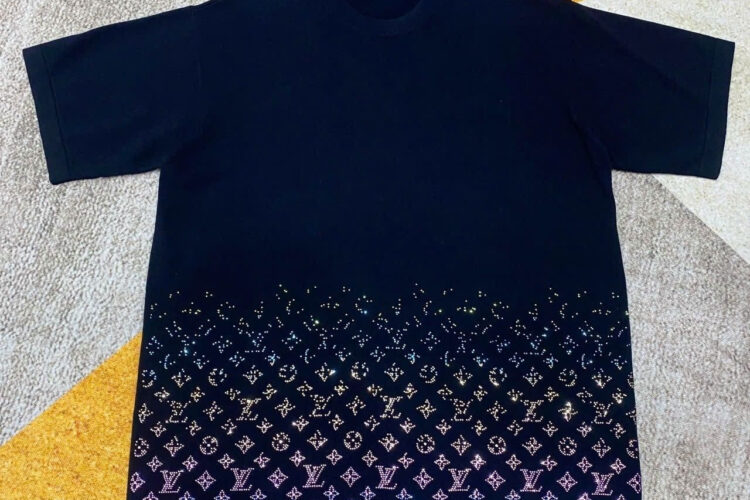 Áo LV Monogram Gradient Embellished Short-Sleeved Crewneck Black