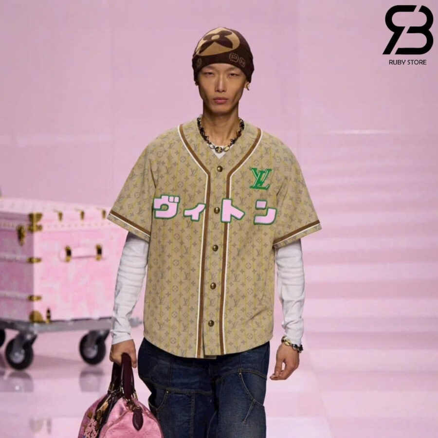 Áo LV Tyler 25SS Runway Baseball Shirt Beige Monogram Pink Logo