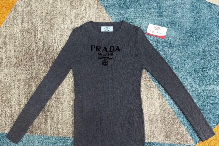 Áo Len Prada Logo-Intarsia Wool Jumper Grey Màu Xám