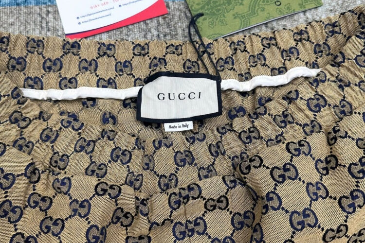 Quần Gucci GG Supreme Linen Shorts Beige And Ebony