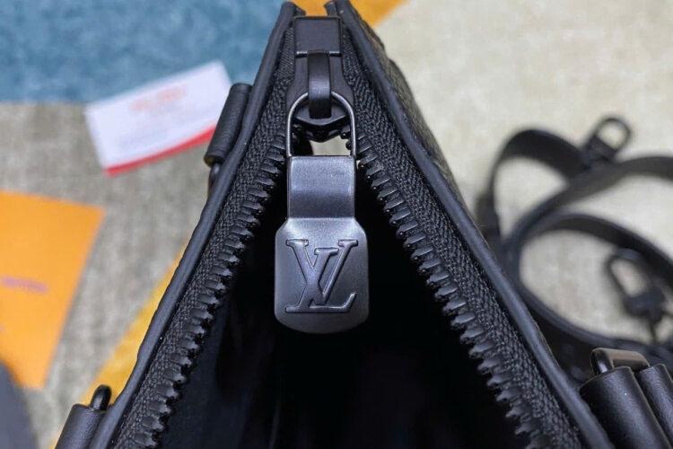Túi LV Sac Plat Cross Bag M21884 Black Monogram Taurillon Đen