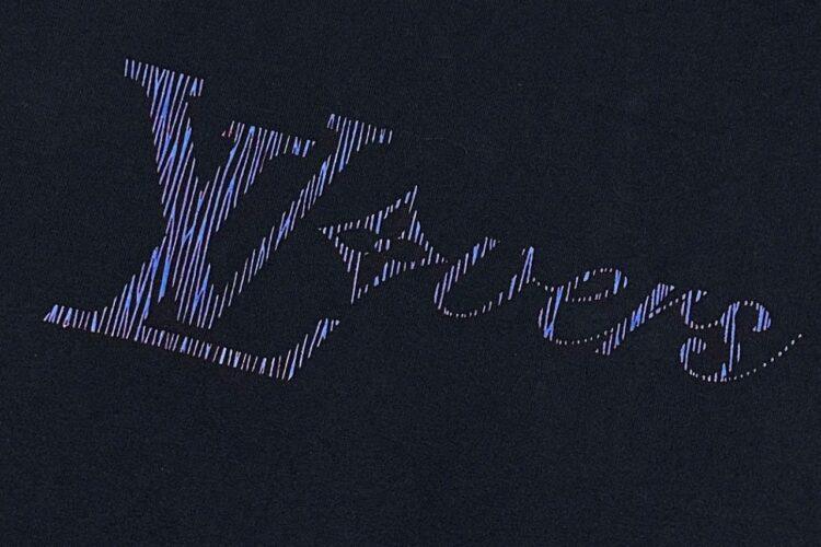 Áo Thun LV Iridescent LV Vers T-Shirt 1AGTSD Màu Đen