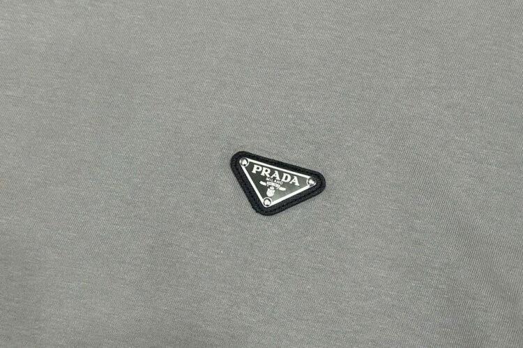 Áo Thun Prada Triangle T-Shirt Grey Màu Xám