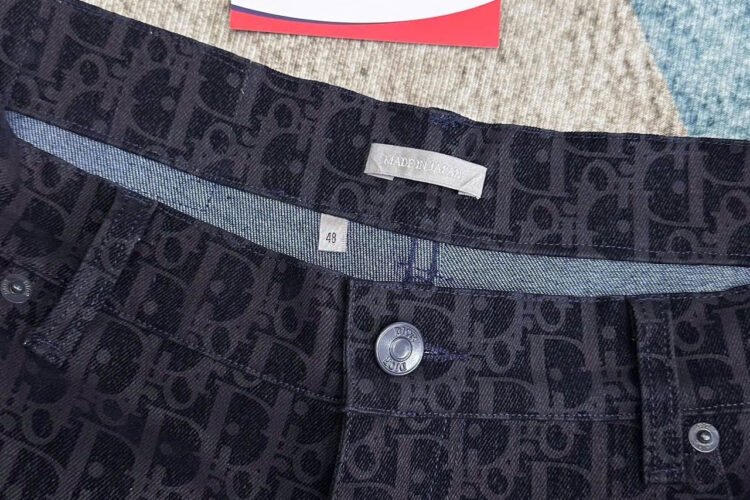 Quần Short Dior And Kaws Jean Heritage Dior Oblique Shorts