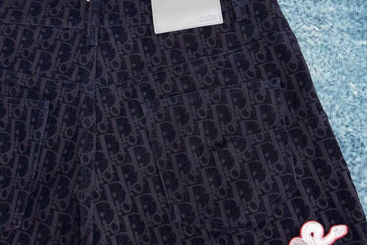 Quần Short Dior And Kaws Jean Heritage Dior Oblique Shorts