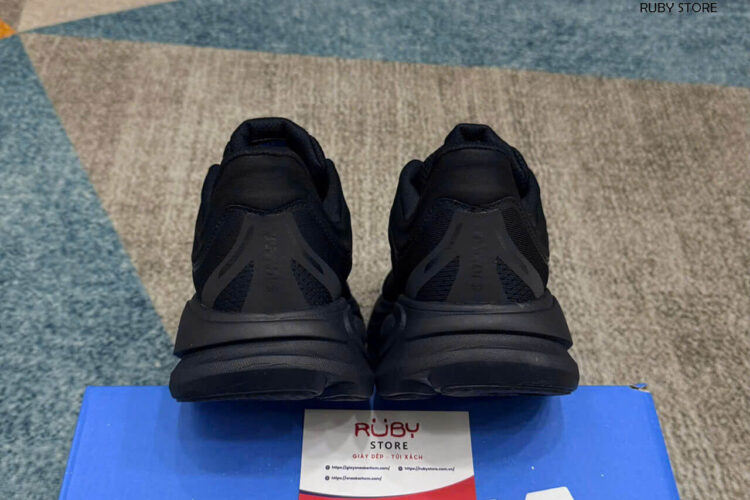 Hình ảnh thực tế Giày Hoka Bondi 9 Triple Black Màu Đen tại Ruby Store