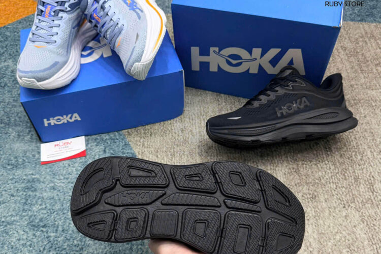 Hình ảnh thực tế Giày Hoka Bondi 9 Triple Black Màu Đen tại Ruby Store