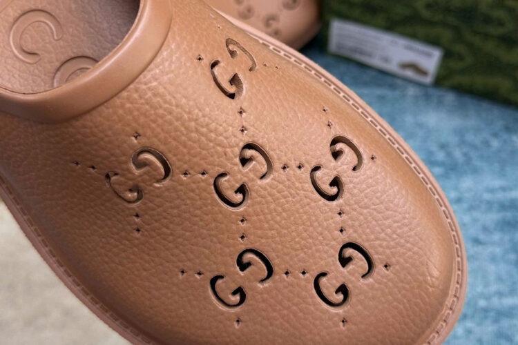 Dép Gucci GG Perforated Rubber Clogs Brown Màu Nâu