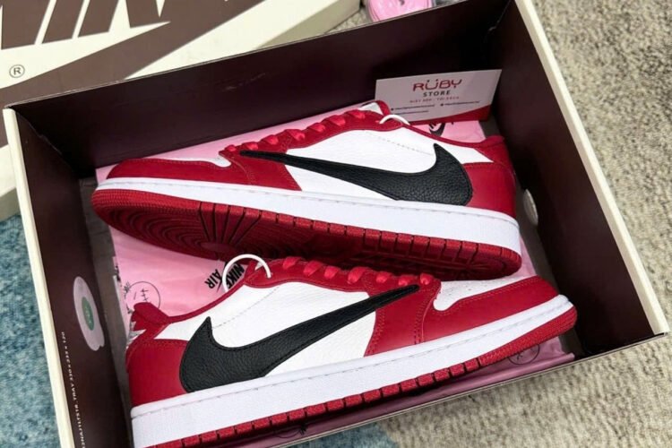 Giày Air Jordan 1 Low OG Travis Scott Chicago đỏ trắng
