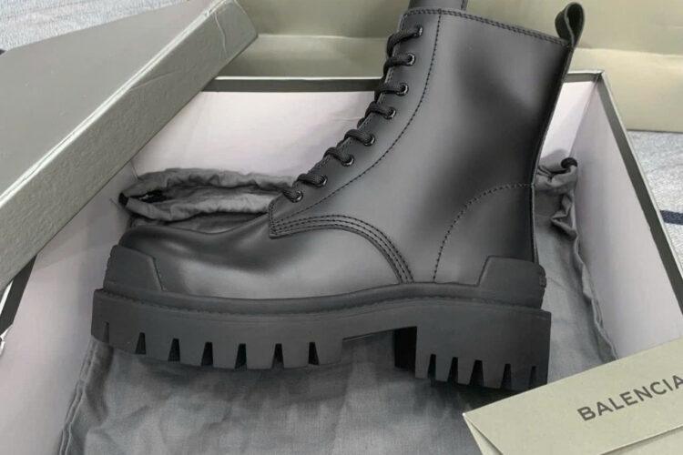 Giày Balenciaga Strike Lace Up Boots Black Calfskin Màu Đen