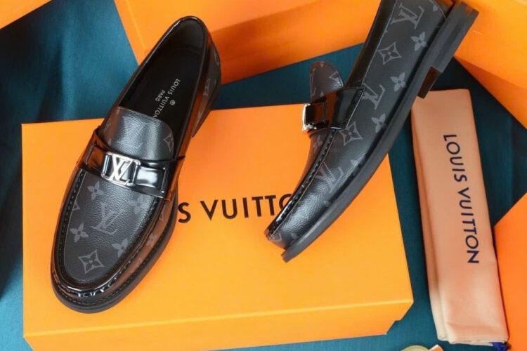 Giày Lười LV Major Loafer Monogram Canvas Màu Đen