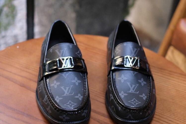 Giày Lười LV Major Loafer Monogram Canvas Màu Đen