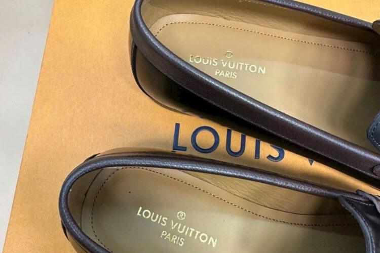 Giày Lười LV Montaigne Loafer Black Monogram Khóa Vàng