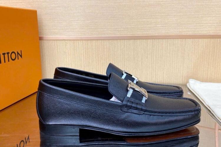 Giày Lười LV Montaigne Loafer Black Taiga Leather Màu Đen