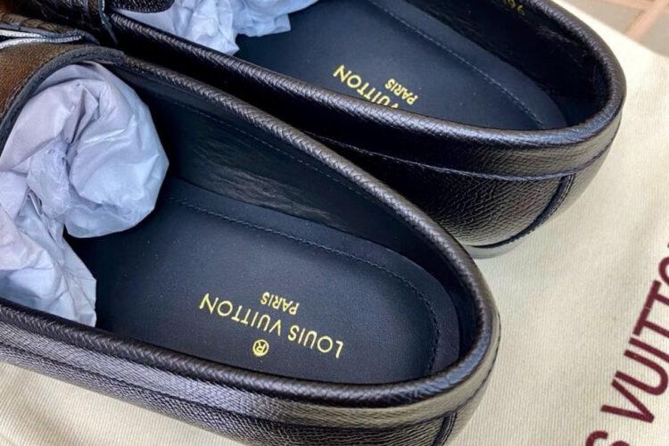 Giày Lười LV Montaigne Loafer Black Taiga Leather Màu Đen