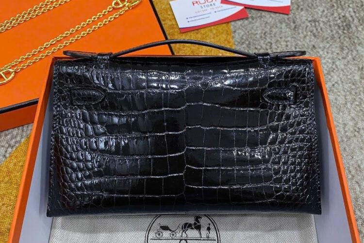 Túi Hermes Kelly Pochette 22 Noir Shiny Alligator GHW May Tay