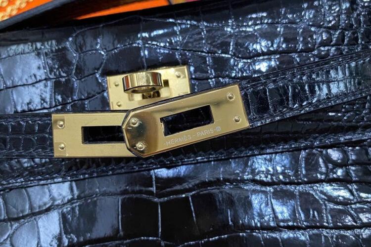 Túi Hermes Kelly Pochette 22 Noir Shiny Alligator GHW May Tay