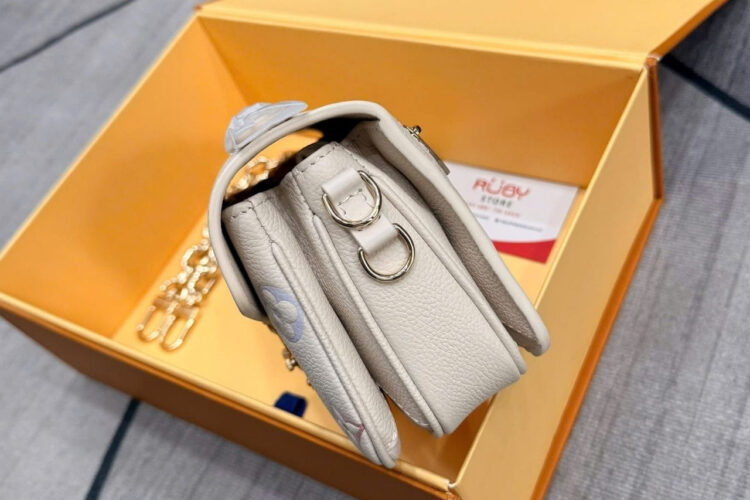Túi LV Pochette Métis East West Monogram Empreinte M25682 Dream Cream