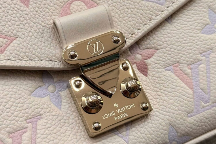 Túi LV Pochette Métis East West Monogram Empreinte M25682 Dream Cream