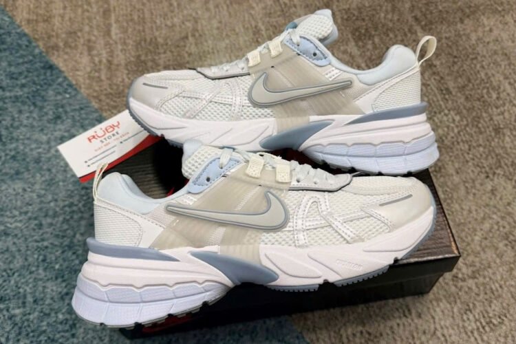Giày Nike V2K Run Platinum Tint Trắng Xanh Dương