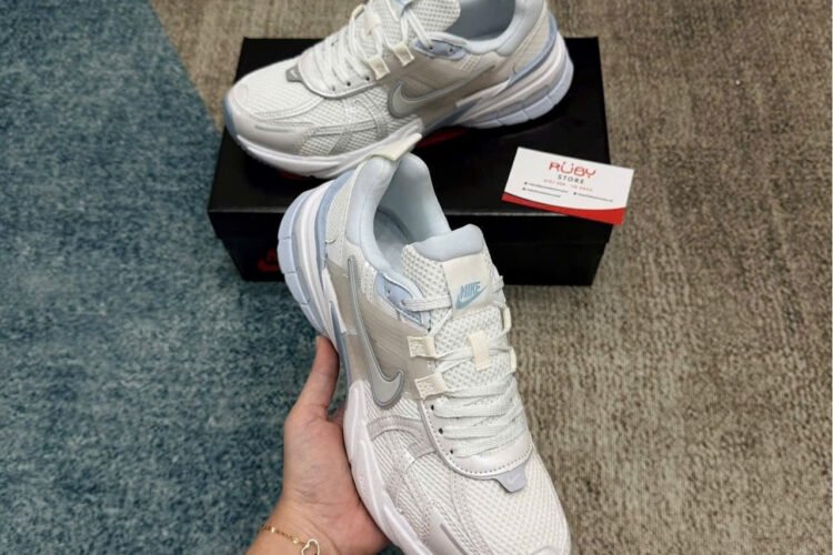 Giày Nike V2K Run Platinum Tint Trắng Xanh Dương