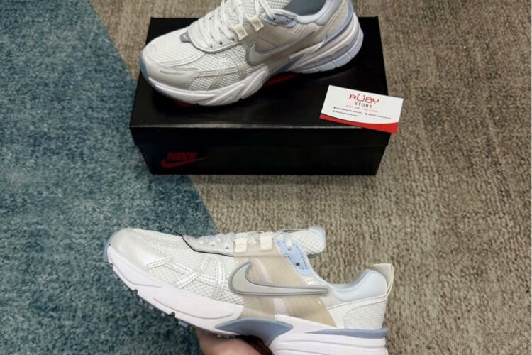 Giày Nike V2K Run Platinum Tint Trắng Xanh Dương