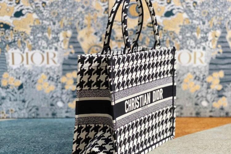 Túi Dior Tote Book Medium Size 36 Black White Marco Houndstooth