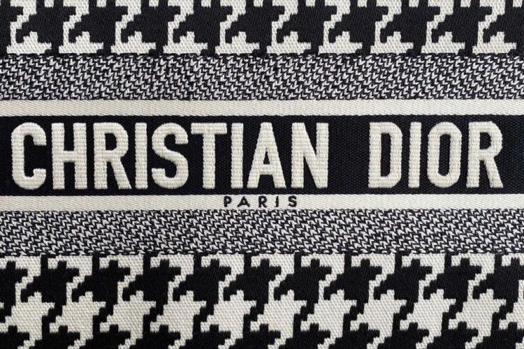 Túi Dior Tote Book Medium Size 36 Black White Marco Houndstooth