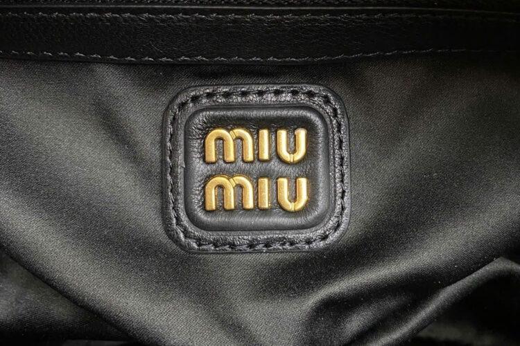 Túi Miu Miu Arcadie Matelassé Nappa Black Leather Bag Size 22 đen