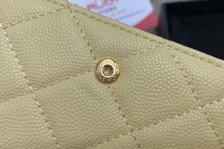 Ví CN Passport Wallet Yellow Caviar GHW Màu Vàng