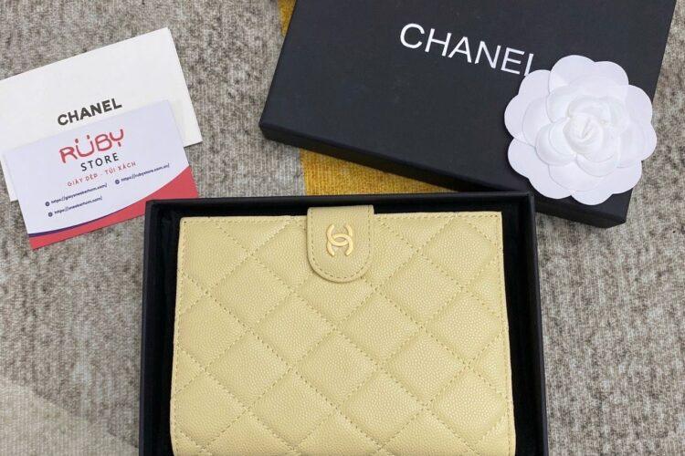 Ví CN Passport Wallet Yellow Caviar GHW Màu Vàng