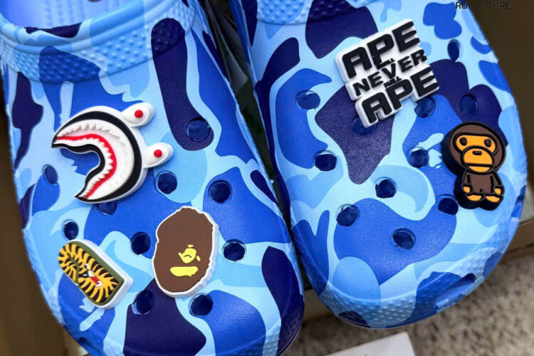 Hình ảnh thực tế dôi dép Crocs x Bape màu xanh dương Rep 1 1