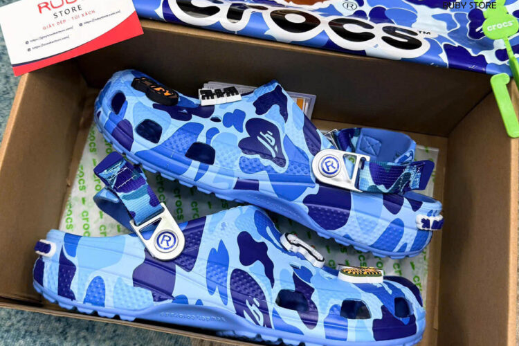 Hình ảnh thực tế dôi dép Crocs x Bape màu xanh dương Rep 1 1