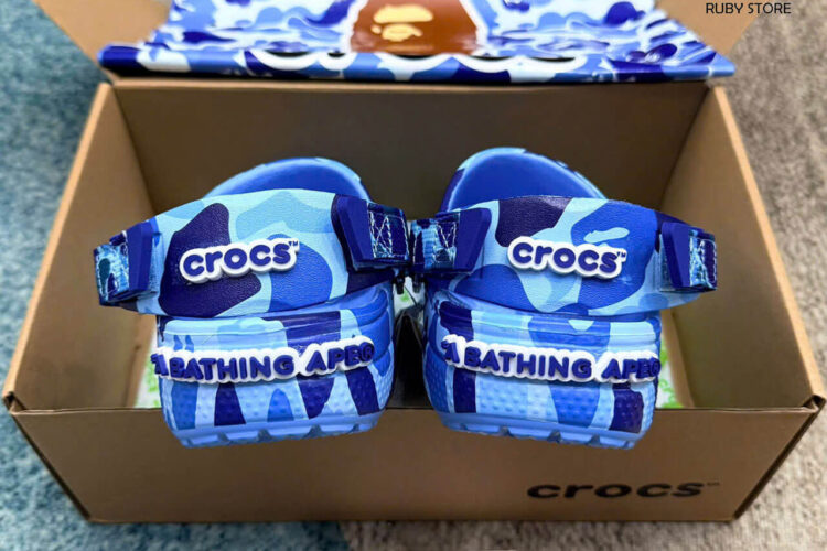 Hình ảnh thực tế dôi dép Crocs x Bape màu xanh dương Rep 1 1