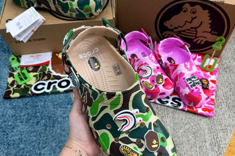 Hình ảnh thực tế dôi dép Crocs x Bape màu xanh Rep 1 1